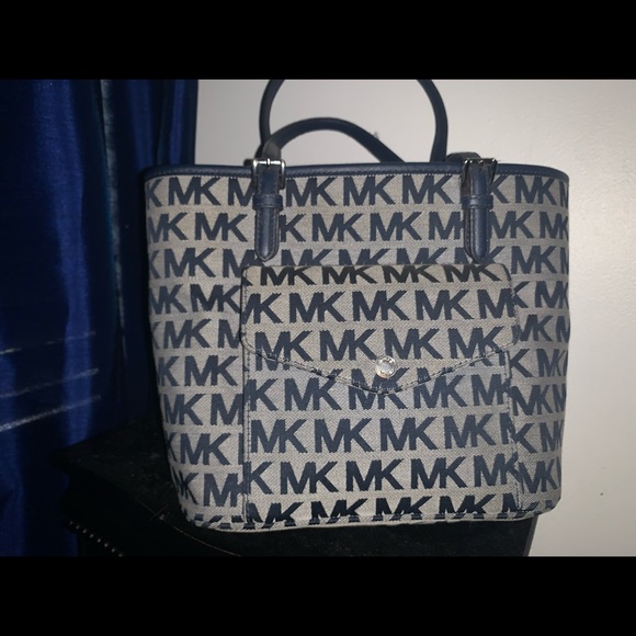 Michael Kors Handbag - Picture 2 of 7